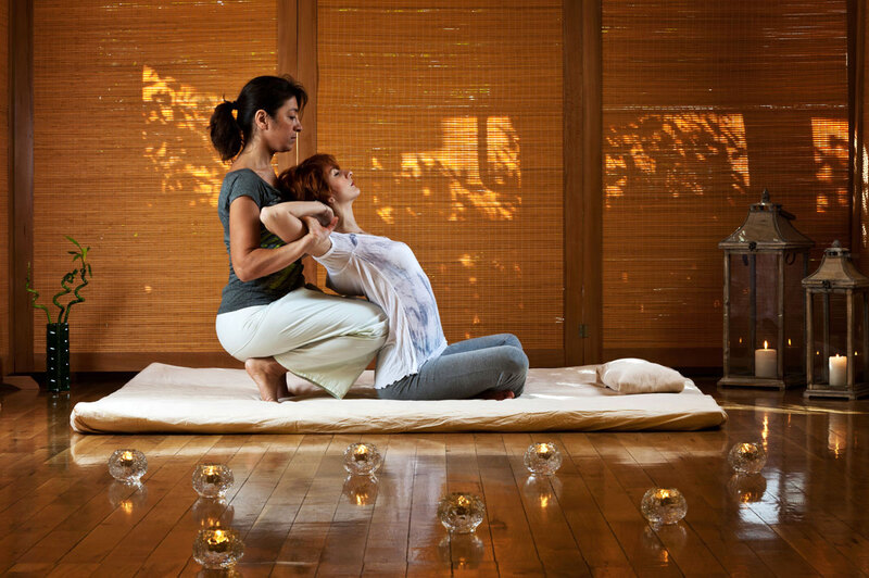 Massage Thái là một trong bốn nhánh của lĩnh vực y học cổ truyền Thái Lan với lịch sử lên tới hàng ngàn năm tuổi