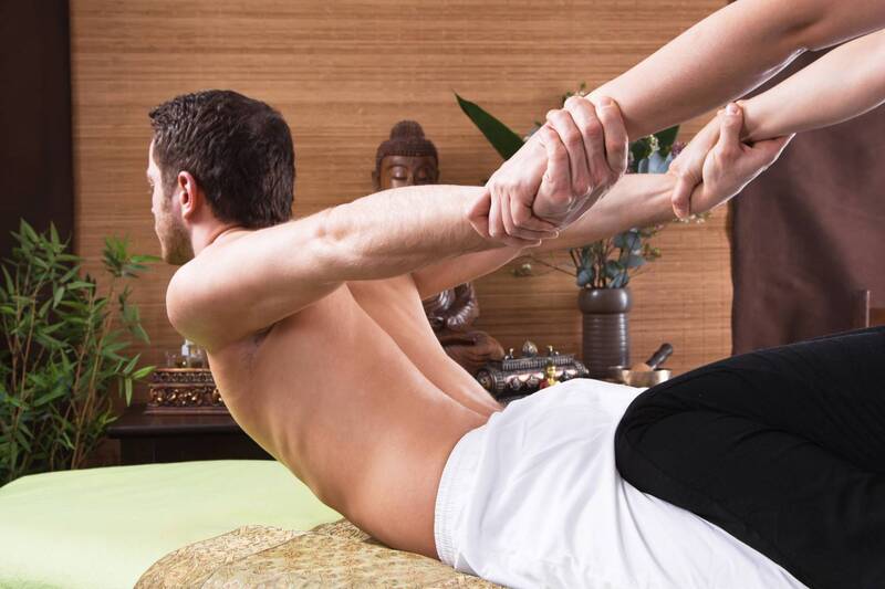 Massage Thái là một phương pháp massage trị liệu và thư giãn