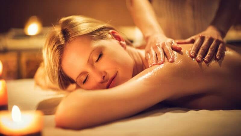 Mát xa toàn thân bằng phương pháp massage Thụy Điển 