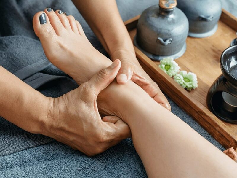 Sử dụng máy massage bắp chân sẽ tạo ra những lực tác động nhẹ nhàng, vừa đủ giúp xoa dịu những cơn đau nhức, vừa giảm thiểu tuyệt đối các triệu chứng đau và căng cơ