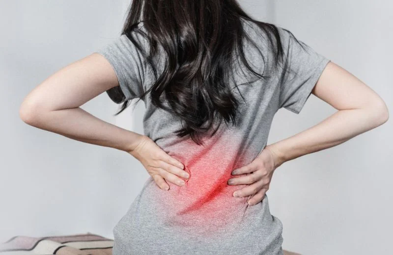 Hiện tượng đau lưng khi ngủ dậy xảy ra ở nhiều người