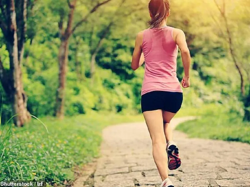 Trả lời thắc mắc nữ chạy bộ có to chân không? 