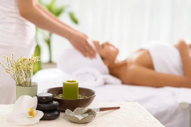 Bạn có thể lựa chọn những gói dịch vụ chăm sóc sức khỏe để giúp sếp giải tỏa stress