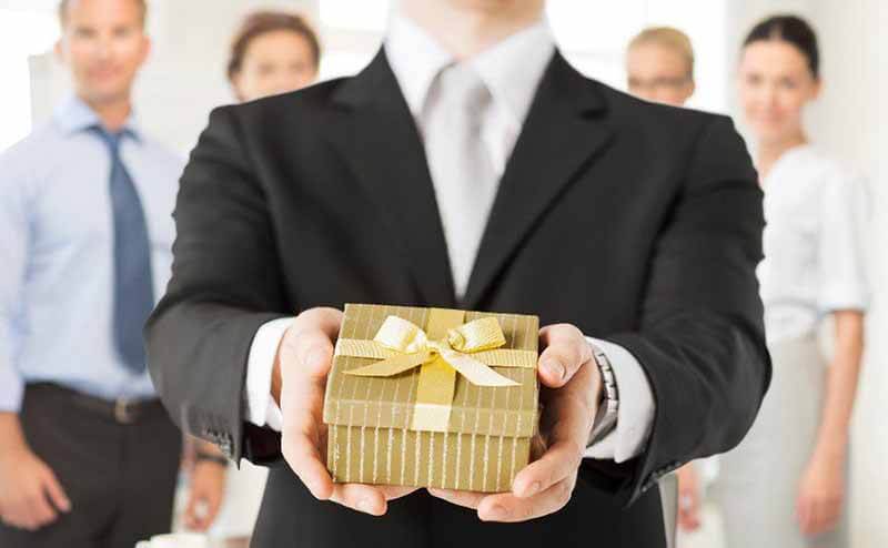 Top 5+ món quà tặng doanh nghiệp độc đáo vào những dịp đặc biệt