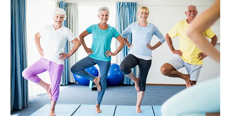 Động tác tập thể dục cho người cao tuổi tại nhà - Đứng một chân