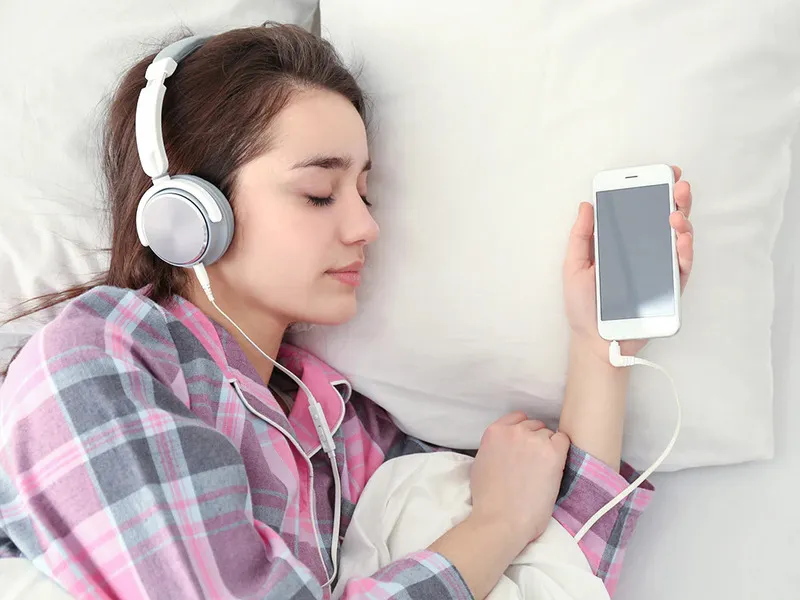 Âm thanh cũng đóng vai trò quan trọng trong việc bảo đảm bạn có một giấc ngủ ngon
