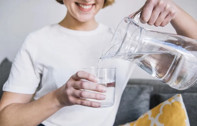 Vai trò của việc uống nước đầy đủ đối với sức khỏe toàn diện