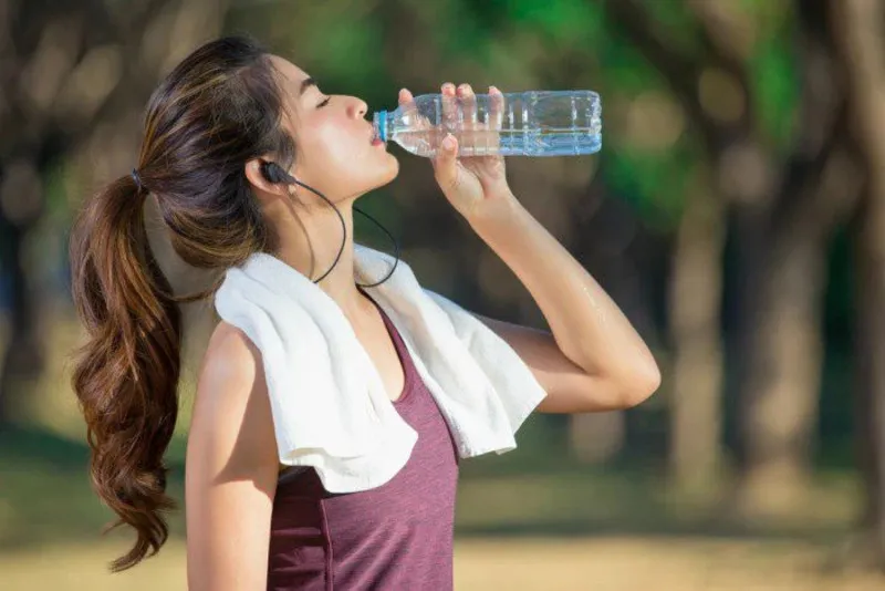 Những mẹo nhỏ cần biết để uống nước giảm cân - Lên kế hoạch lượng nước uống thích hợp với cơ thể