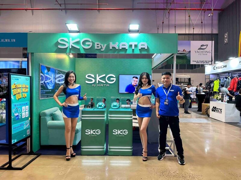 Nắm bắt trọn vẹn mục tiêu chăm sóc, bảo vệ toàn diện sức khoẻ đến từ nhóm khách hàng cao cấp của Vietnam Motor Show, đặc biệt là những người thường xuyên phải lái xe đường dài, KATA Technology đã mang tới buổi triển lãm loạt sản phẩm cao cấp của thương hiệu SKG