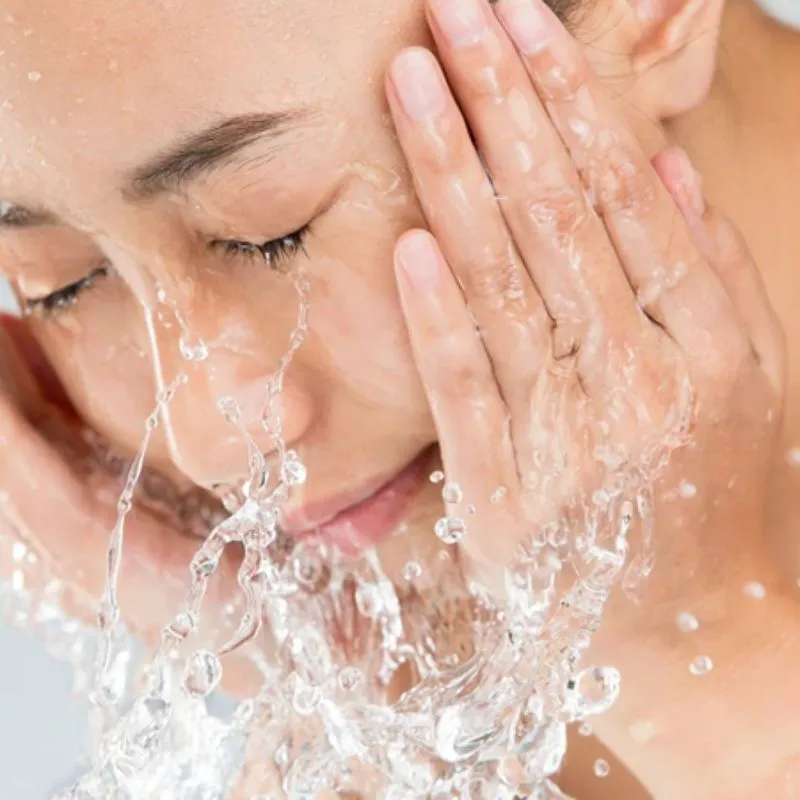Vệ sinh sạch da và thiết bị trước khi sử dụng