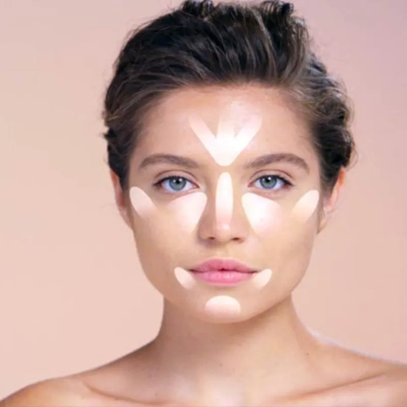 Đánh nền và tạo khối khi trang điểm cô dâu mập