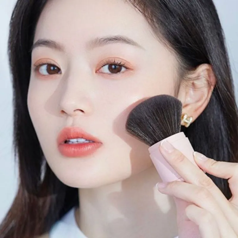 Tạo khối và má hồng