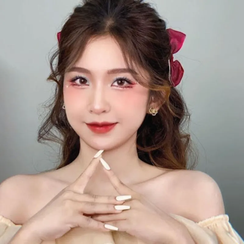 Hướng dẫn trang điểm đi tiệc tối xinh lung linh