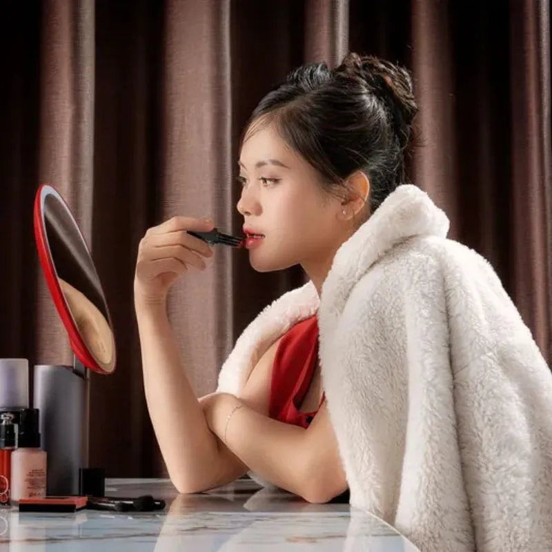 Sử dụng gương KATA Miro O2 để nâng cao kỹ thuật trang điểm