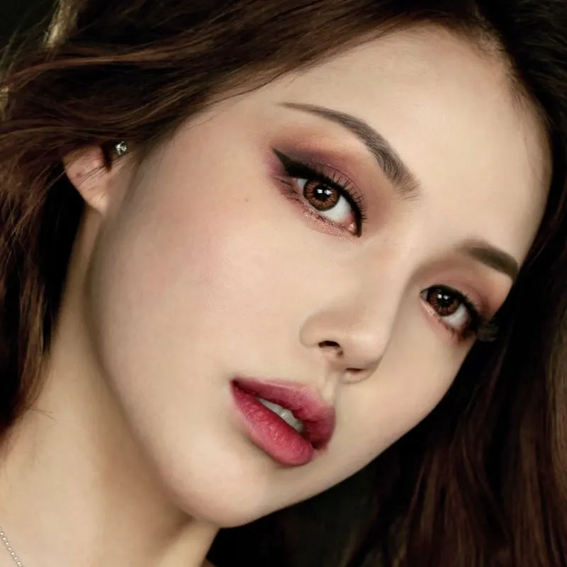 Makeup mắt khói nâu ấm