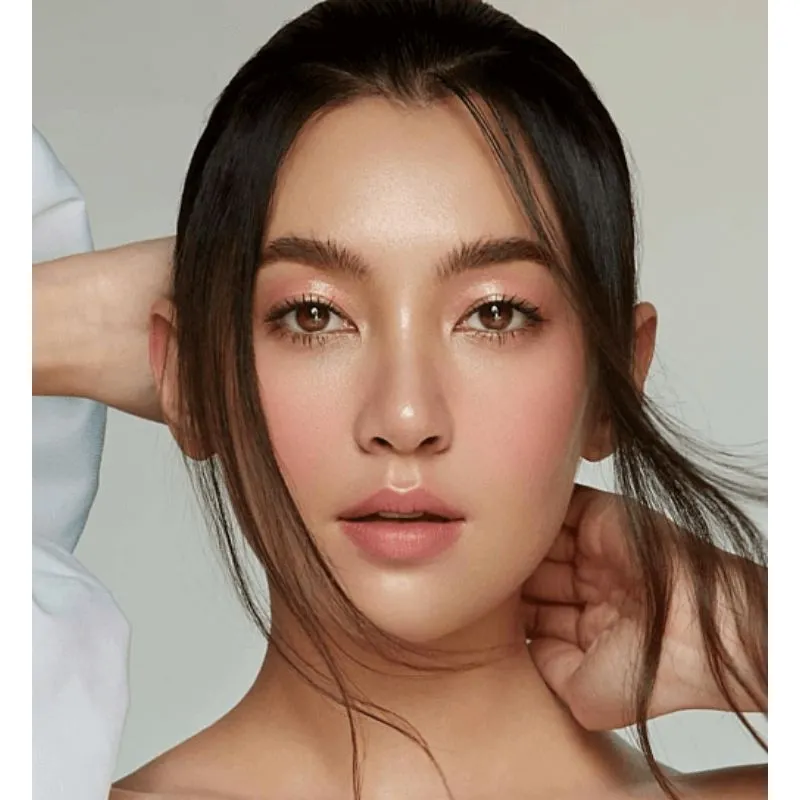 Makeup monochrome tone đất