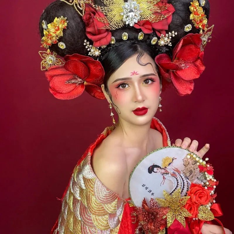 Trang điểm nghệ thuật là gì?