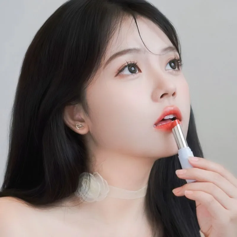 Son môi tự nhiên, căng mọng